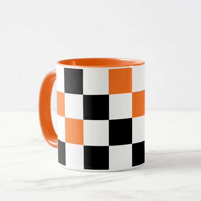 Caneca Orange Black White Checkered Pattern Design  (Frente Esquerda)
