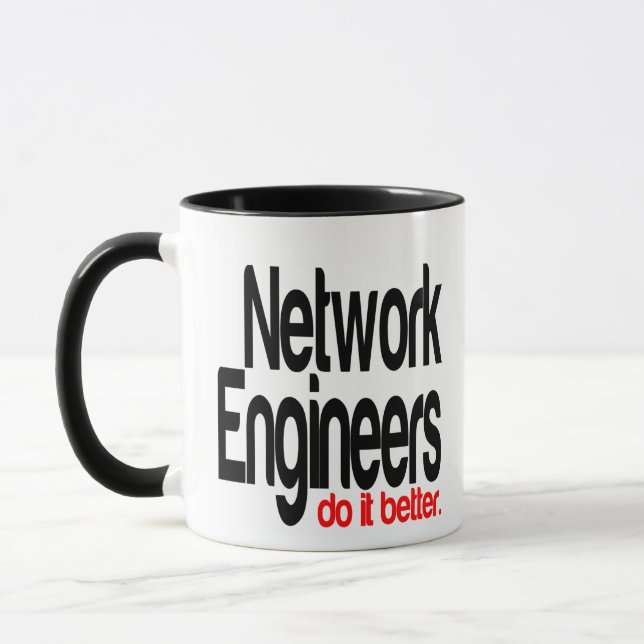 Caneca Os Engenheiros de rede melhoram (Esquerda)
