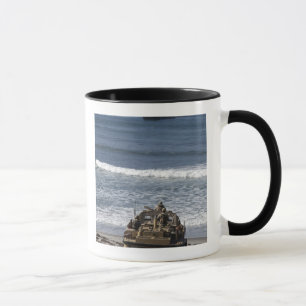 Caneca Os fuzileiros navais antecipam a chegada