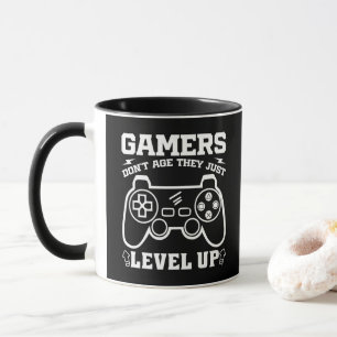 Caneca Os jogadores não envelhecem, eles apenas sobem de 