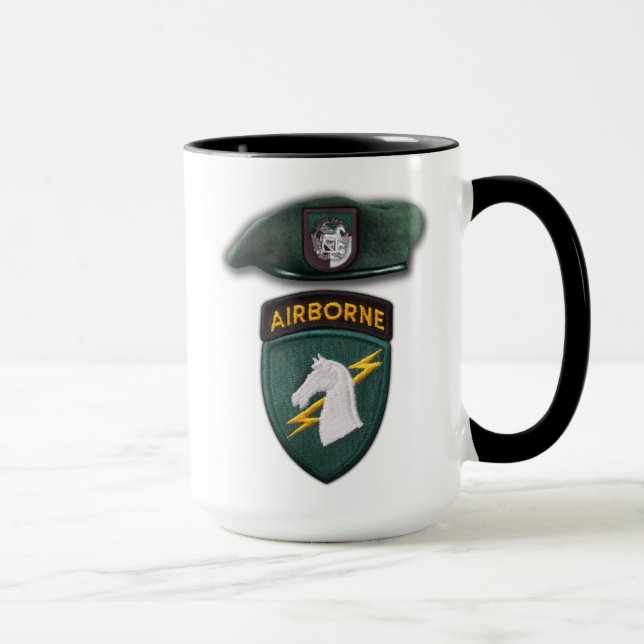 Caneca Os veteranos especiais dos ops SOCOM de USASOC ø (Direita)