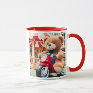Caneca Ours en peluche sur un jouet moto rouge.