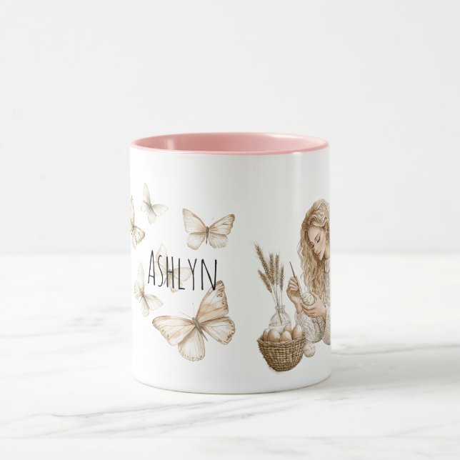 Caneca Ovos de Páscoa da Garota Loira Borboletas (Centro)