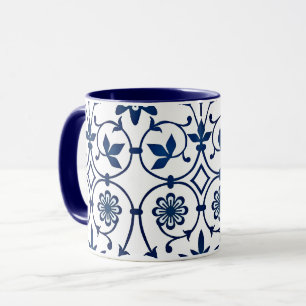 Caneca Padrão azul-marinho ornamentado sobre branco
