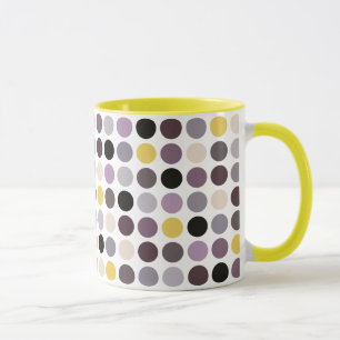 Caneca Padrão de monograma de bolinhas amarelas roxas mod