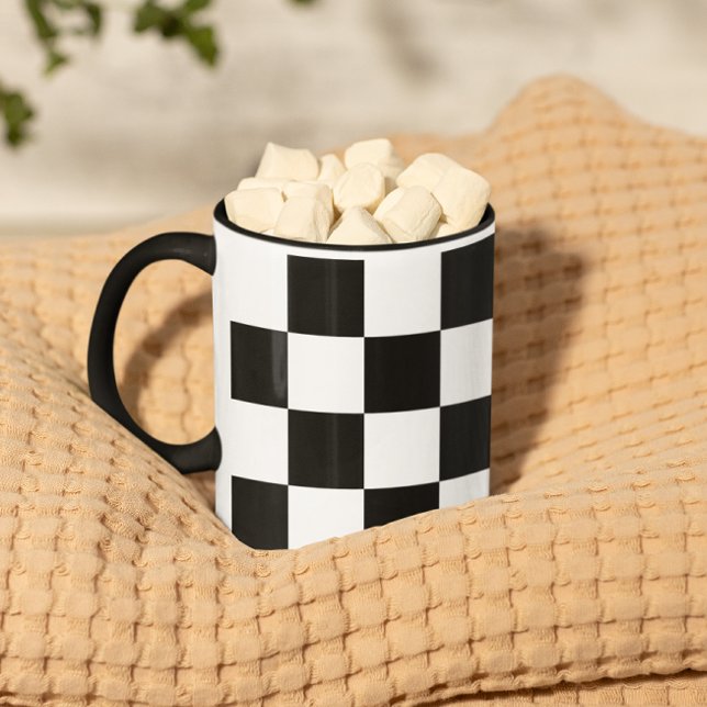 Caneca Padrão Xadrez Preto e Branco (Black and White Checked Pattern Mug)