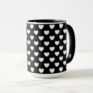 Caneca Padrões de Bolinhas de Preto com Coração Branco