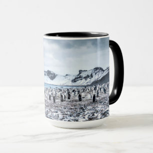 Caneca Paisagem de Colônia de Pinguins Chinstrap