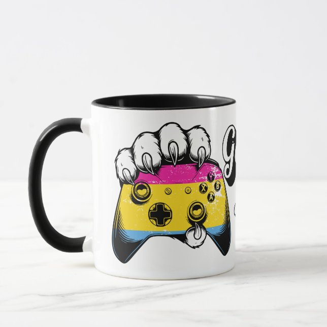 Caneca Pan Pride Game On Tiger Paw Controller Mug 2026 (Esquerda)