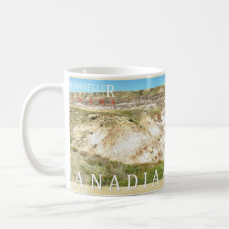 Caneca panorâmico da foto de Drumheller do ermo