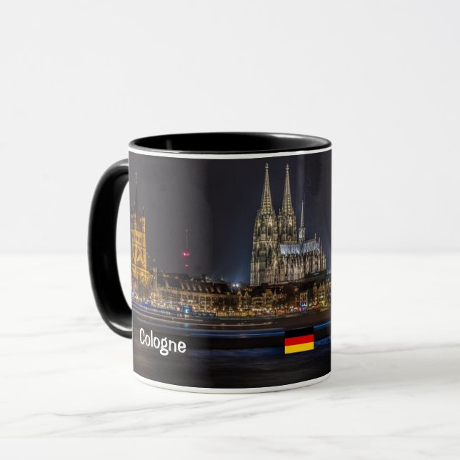 Caneca panorâmico da noite de Alemanha da água de (Frente Esquerda)