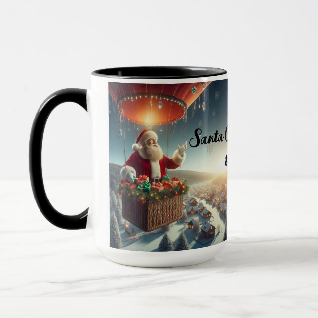 Caneca Papai Noel Está Vindo Para A Cidade De Café (Esquerda)