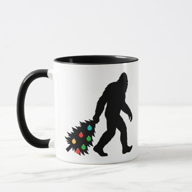 Caneca Pé Grande Arrastando Árvore de Natal (Esquerda)