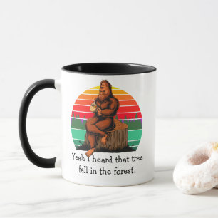 Caneca Pé Grande Sim Eu Ouvi Aquela Árvore Cair na Flores