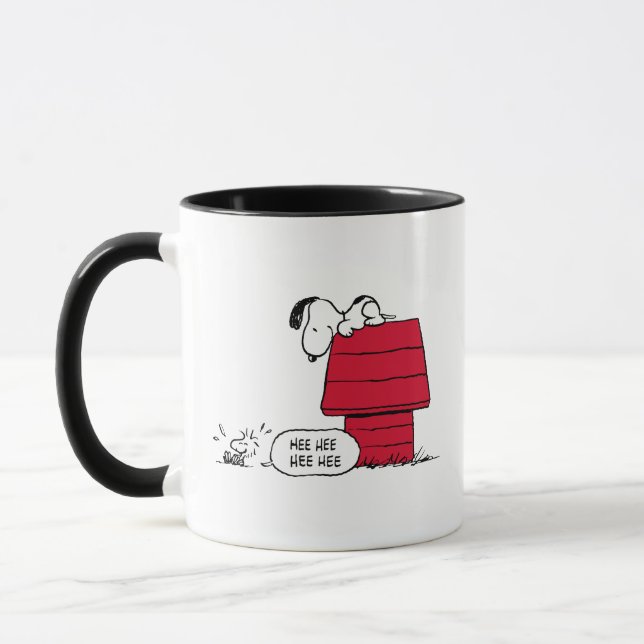 Caneca PEANUTS | Padrão vermelho e preto (Esquerda)