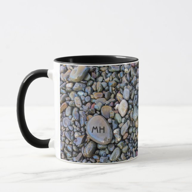 Caneca Pebbles de monograma personalizado (Esquerda)