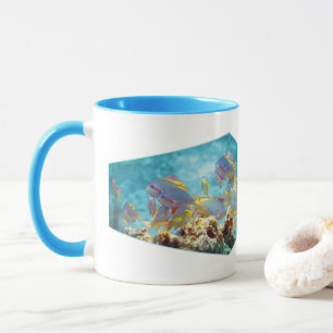 Caneca Peixes de Anthias no recife de coral - design foto