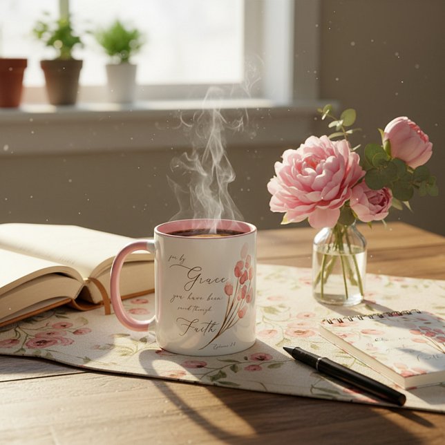 Caneca Pela graça vocês foram salvos, floral rosa  (Criador carregado)