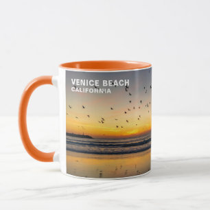 Caneca Pelicanos em Sunset - Venice Beach, CA Mug