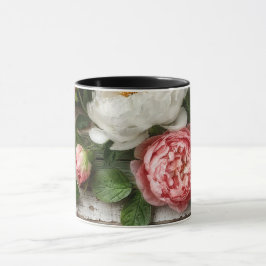 Caneca peonias e madeira desgastada