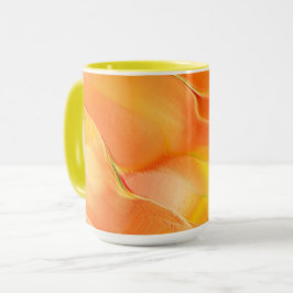 Caneca Pequeno esculpido em amarelo e muito laranja