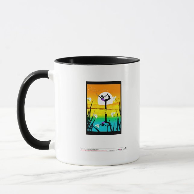 Caneca Perfil lateral de uma ioga praticando da mulher (Esquerda)