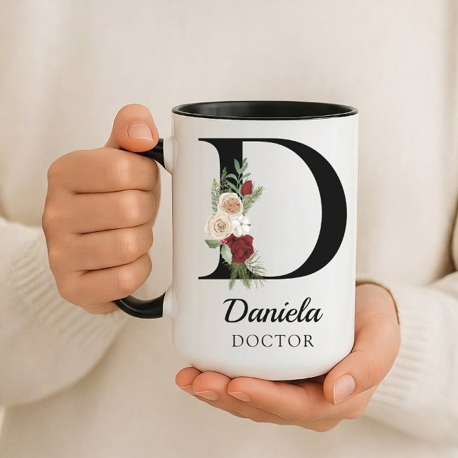 Caneca Personalizada com Monograma de Flores para  (Personalized Floral Alphabet Mug Gift for Mom, Teacher, Nurse, Doctor, Coworker, Boss or Bridesmaid)