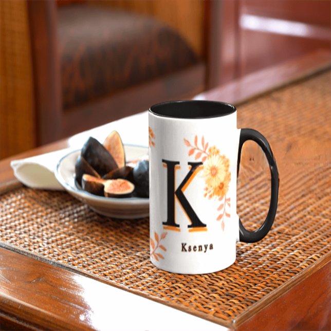 Caneca Personalized Autumn Floral Mug - Custom Name & Ini (Criador carregado)