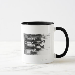 Caneca Pescadores e salmões em docas, Washington