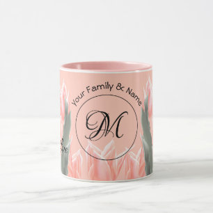 Caneca Pintura de Tulipas Monogramas Peach da Família El