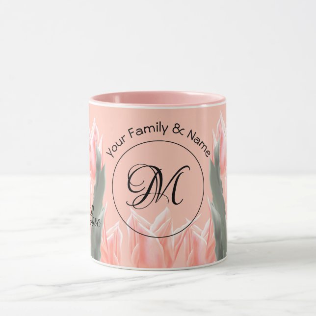 Caneca Pintura de Tulipas Monogramas Peach da Família Ele (Centro)