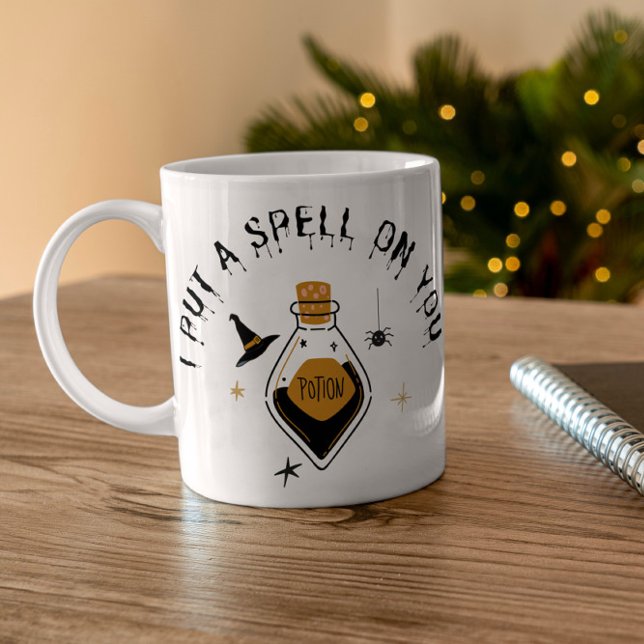 Caneca Poção que fiz um feitiço em você bruxas no Dia das (Criador carregado)