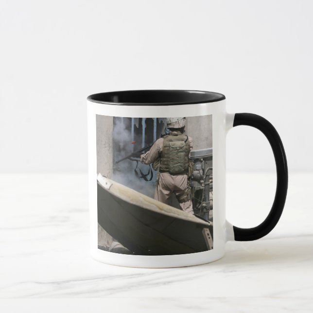 Caneca Polícia militar usa rodada violenta (Direita)