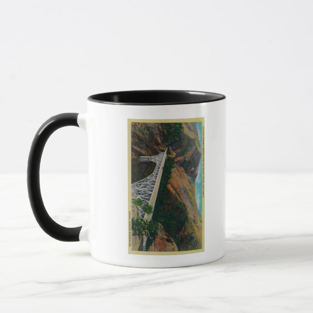 Caneca Ponte da autoestrada do Pacífico sobre o rio Shast (Esquerda)