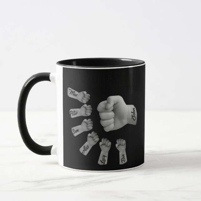 Caneca PopPa e crianças entregam as mãos  (Esquerda)