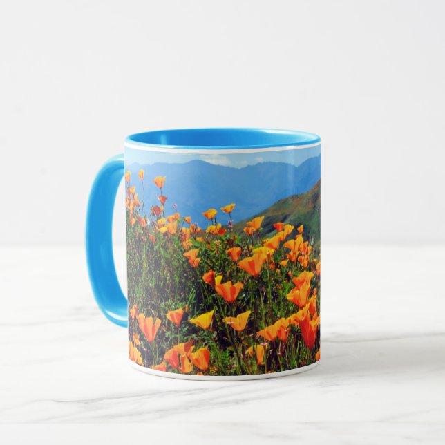 Caneca Poppies da Califórnia cobrindo uma encosta (Frente Esquerda)