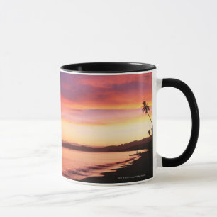 Caneca Por do sol bonito na praia