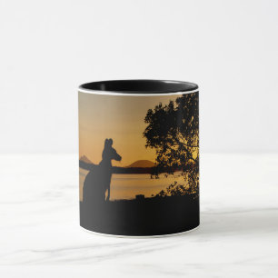 Caneca pôr do sol do canguru preto e dourado