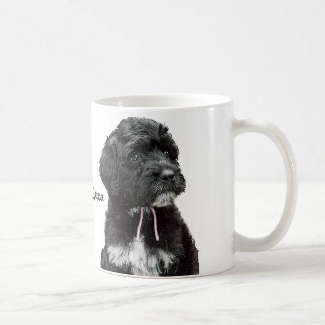 Caneca portuguesa do filhote de cachorro do cão de (Direita)