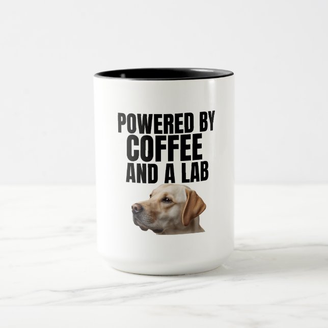 Caneca Powered by Coffee and a Lab – Yellow Lab – Coffee (Centro)
