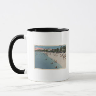 Caneca Praia colonial, VA - cena Sunbathing & nadadora