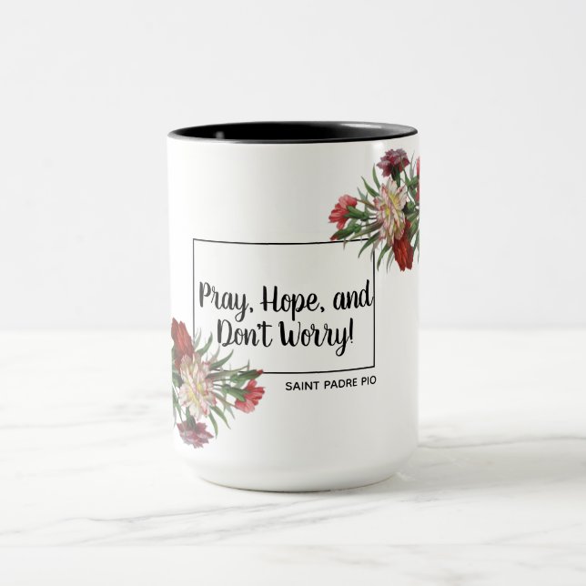 Caneca Pray a esperança não preocupam o padre Pio do St. (Centro)