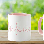 Caneca Presente Minúsculo Moderno Mínimo de Lata Branca<br><div class="desc">Personalize esta caneca moderna com o seu nome personalizado. Um presente perfeito para você,  amigos e família.</div>