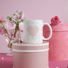 Caneca Presente Rosa e Coração Moderno Pastel