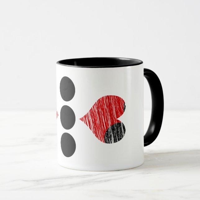 Caneca Preta e Vermelha Machucada (Frente Esquerda)
