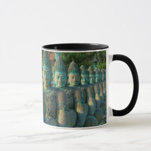 Caneca Primeiro Plano Das Esculturas De Um Artista