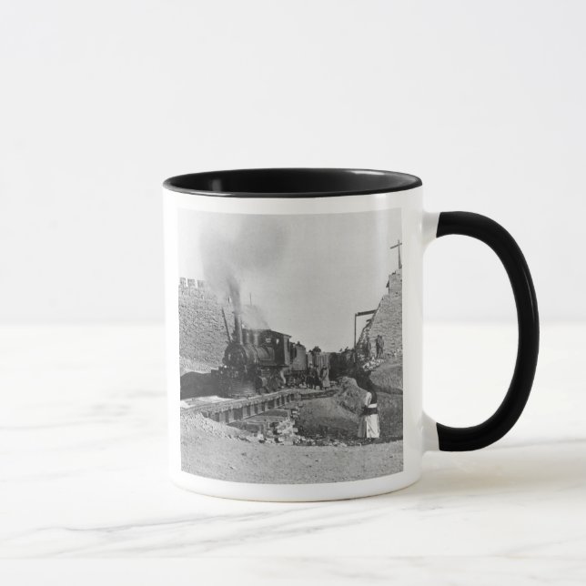 Caneca Primeiro trem que passa através da parede de (Direita)
