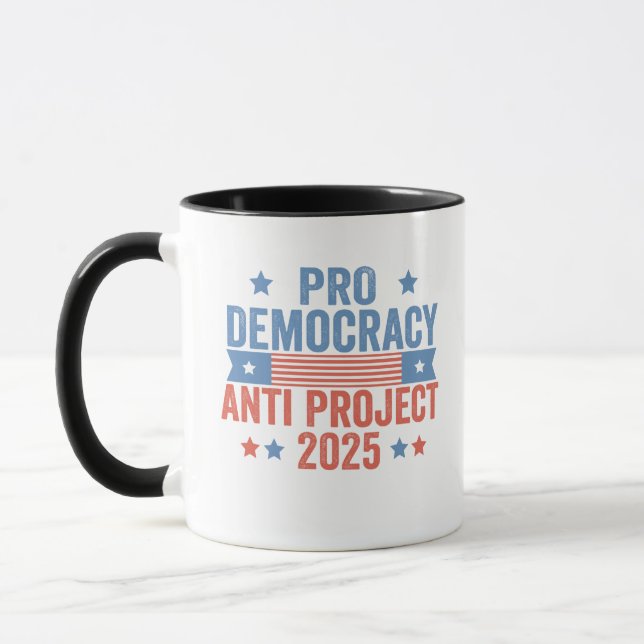Caneca Promotor-Democracia Anti Project 2025 Trump Republ (Esquerda)