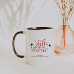Caneca Promovido à Mãe de Escolar em Casa | Citação Engra<br><div class="desc">Nestes tempos sem precedentes, podemos optar por abraçar o caos em prol da nossa saúde mental. Honra desta vez com uma bela lembrança de caneca para lembrar desta vez na nossa história. Adicione seu texto personalizado a este design usando as caixas "Editar este modelo design" no lado direito do item,...</div>