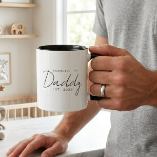 Caneca Promovido a Papai Design de Rótulo EST Ano Elegant